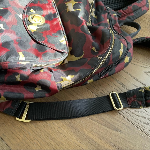 Baggallini Commuter Backpack - Picture 2 of 8